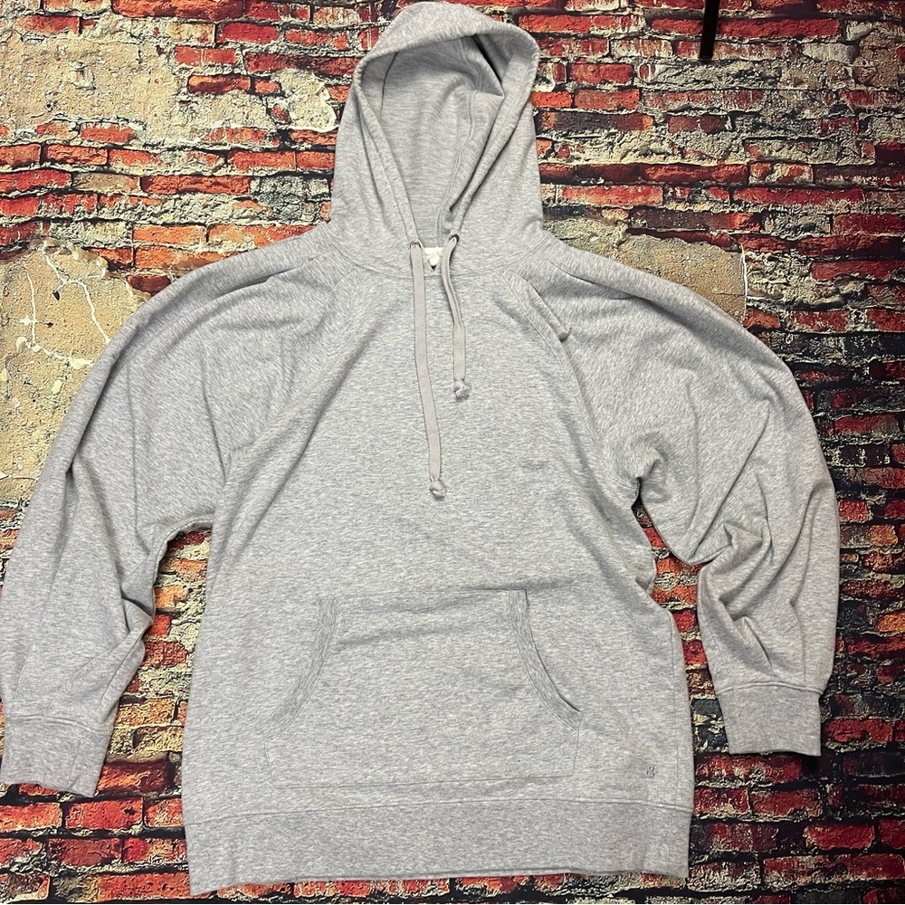 Treasure & Bond Women’s Grey Raglan Sleeve Pullover Hoodie with Drawstring